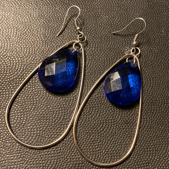 Dangling Silver tone with acrylic blue stone pierced Earrings - Picture 2 of 6